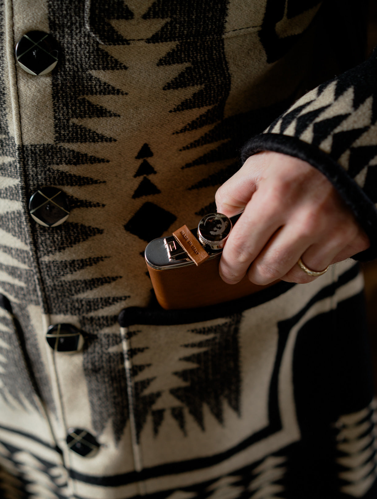 Pendleton® Jacquard woven wool Black and White