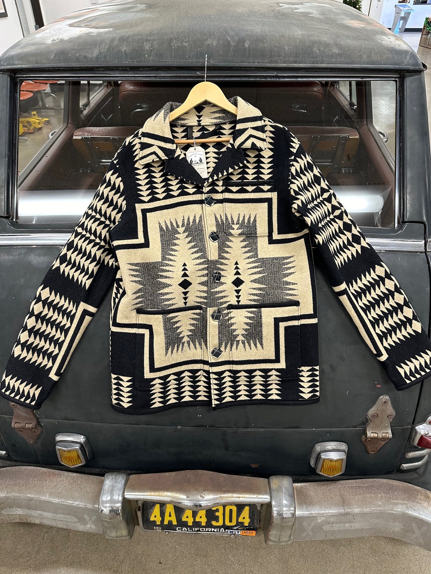 Pendleton® Jacquard woven wool Black and White
