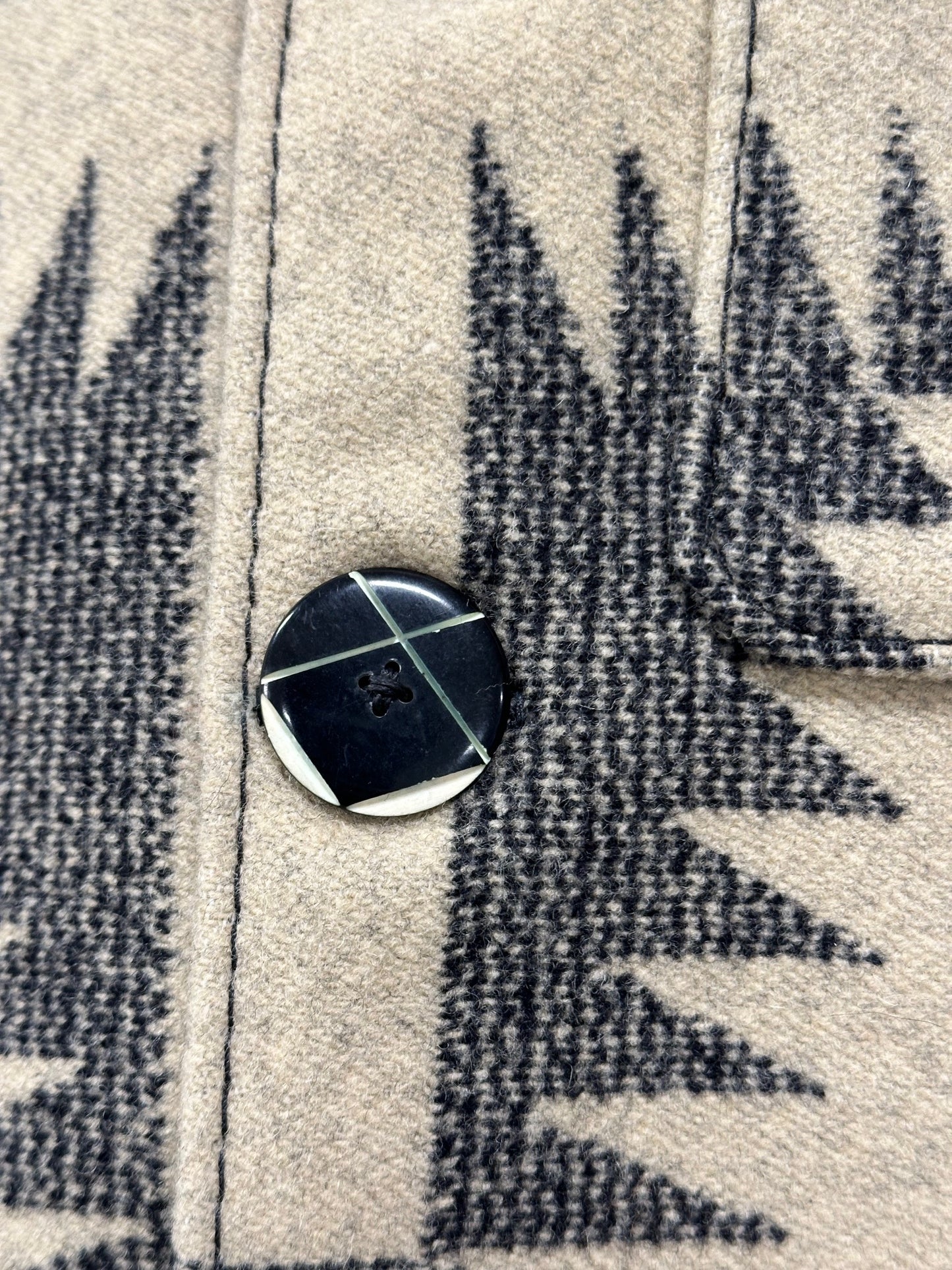 Pendleton® Jacquard woven wool Black and White