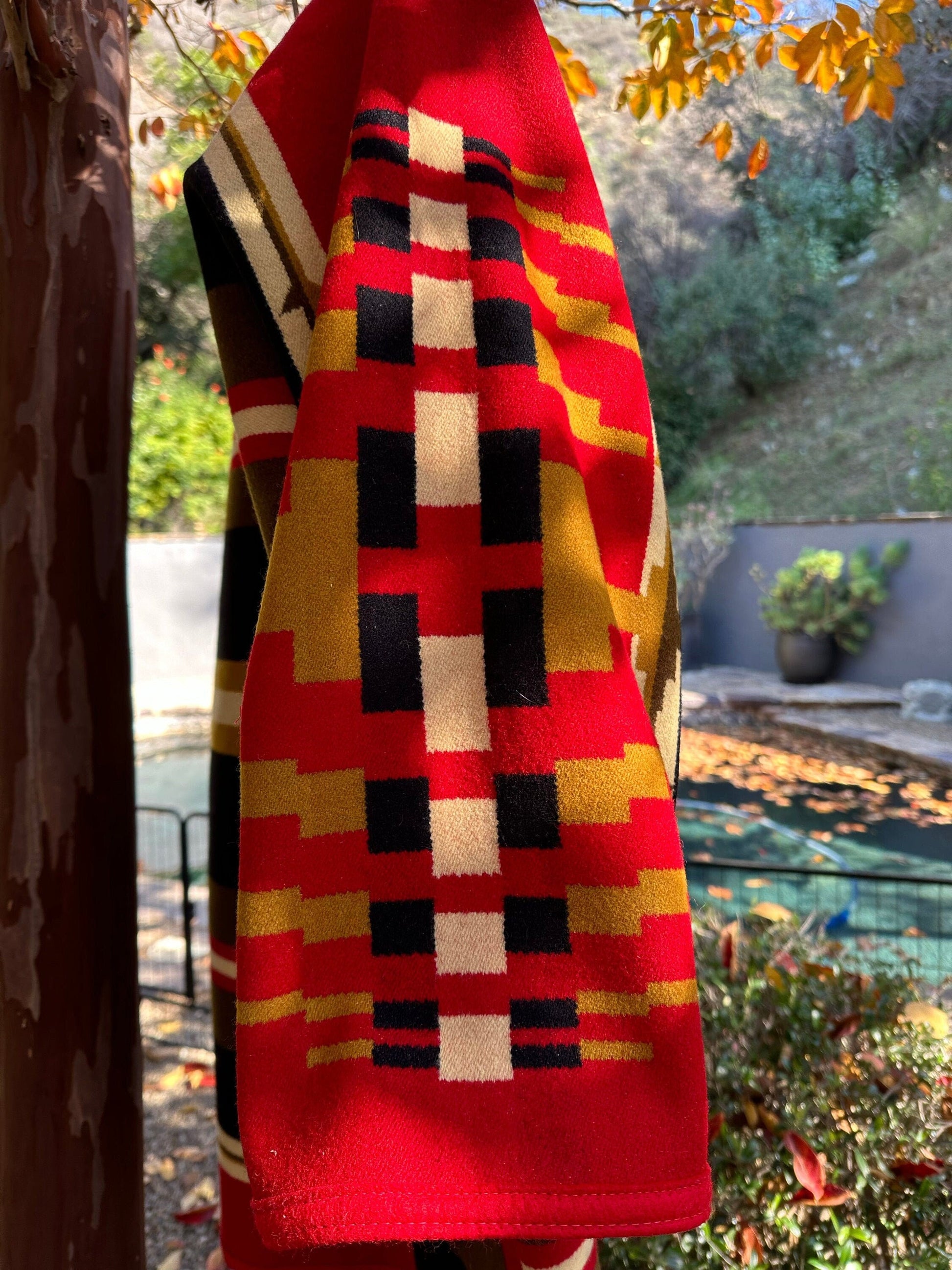 Pendleton® Campfire Cloak