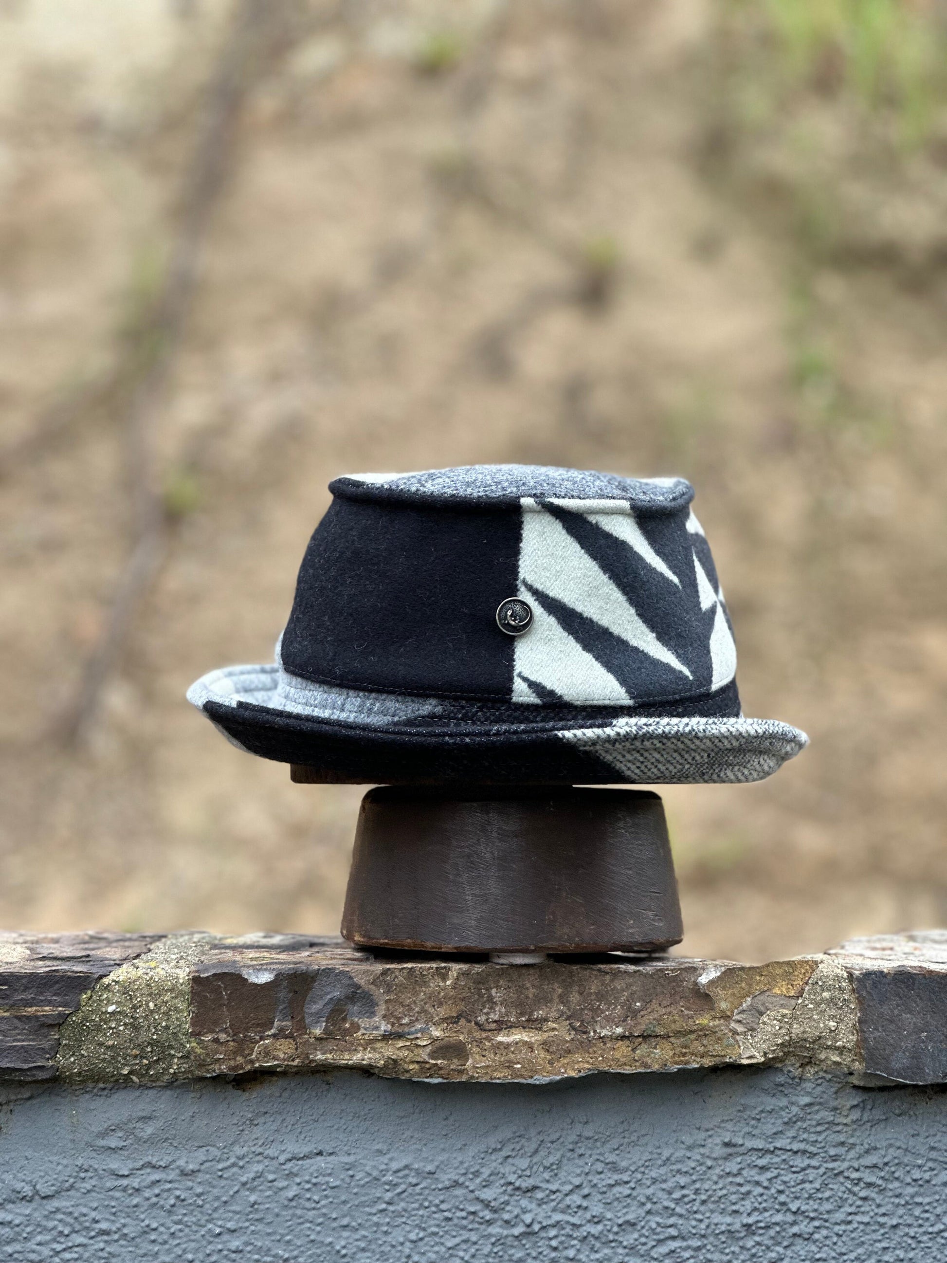Black, white & gray Pendleton® Bucket Hat L-XL