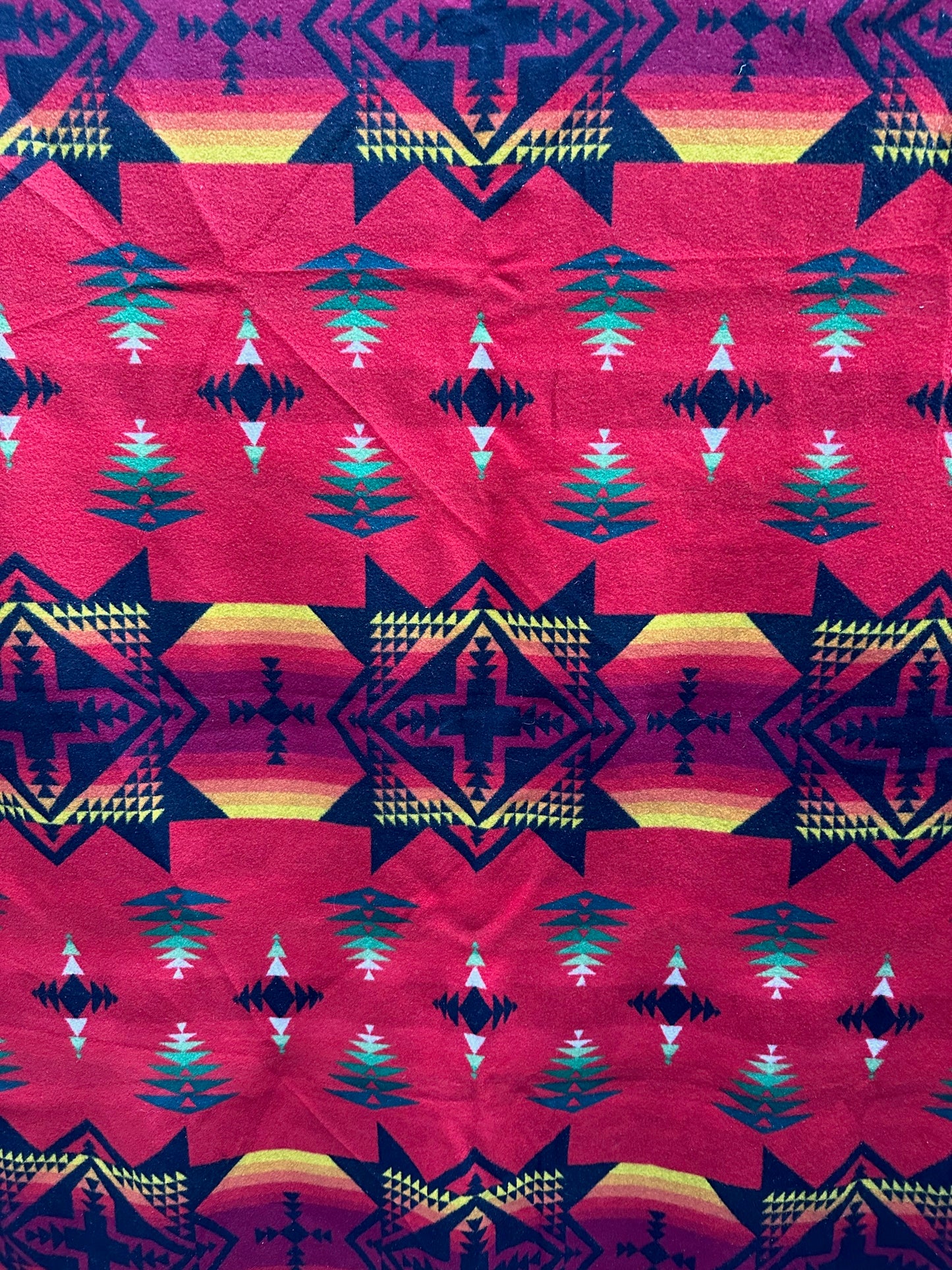 Pendleton® Vibrant colors, black/red background vintage – Campfire Coats