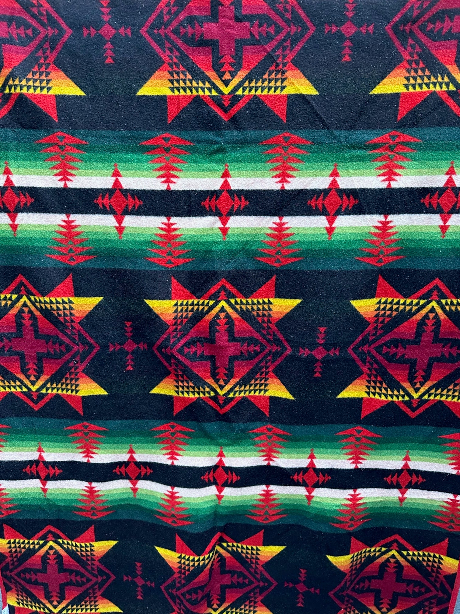 Pendleton® Vibrant colors, black/red background vintage – Campfire Coats